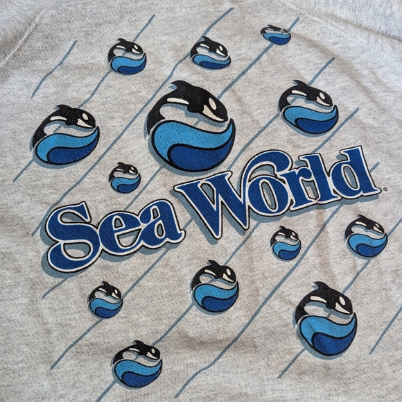 🐋 Vintage Sea World Sweatshirt - XL - Bubble Orcas & 90s Splash Energy 🐋 - Picture 1 of 5